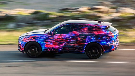 Jaguar jobber med elektriske biler, og ryktene sier at deres crossover F-Pace blir den første elbilen fra den britiske produsenten. 