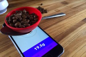 Kaffe er blant det du kan veie med appen, som dessverre ikke ennå er godkjent.