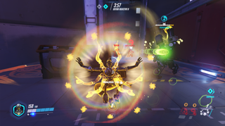 «Ultimate»-egenskapen til Zenyatta gjør at han «healer» alle lagkamerater i umiddlebar nærhet.