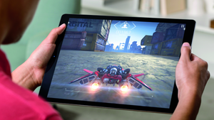 iPadPro_Lifestyle-Gaming-PRINT.300x169.p