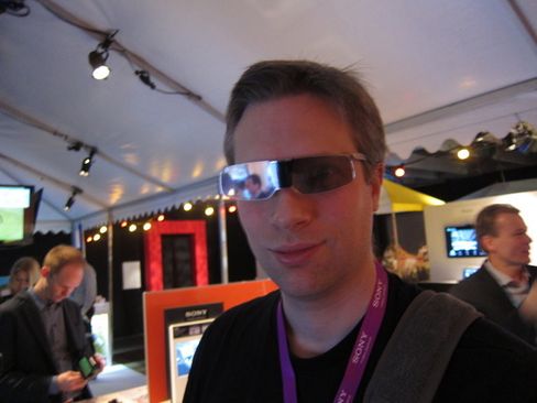 3D-briller for TV-bruk har ikke alltid vært like moteriktige.