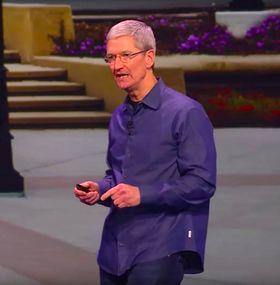 Tim Cook har ikke troen på hybridprodukter. Her fra lanserinen av iPhone 6.