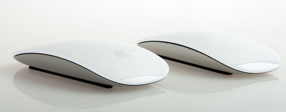 Ikke lett å se forskjell på nye og gamle Magic Mouse. Den nye til venstre i bildet.