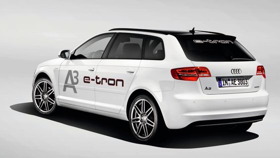 Audi A3 e-tron skal klare inntil fem mil på batteri. 