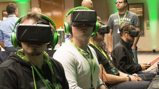 Vi tror VR-briller blir langt mer utbredt i 2016.