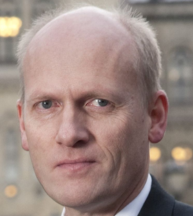 Stortingsrepresentant Anders Werp i Høyre lovpriser det Danmark gjør nå, med utvikling av en militær evne til å slå tilbake gjennom offensive kyberoperasjoner.