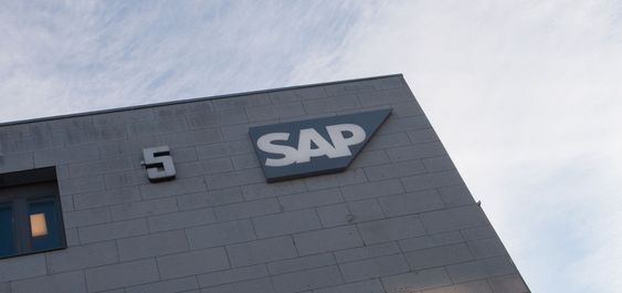 SAP vil ha kundene sine ut i skyen. I Norge har offentlig sektor vegret seg for det.