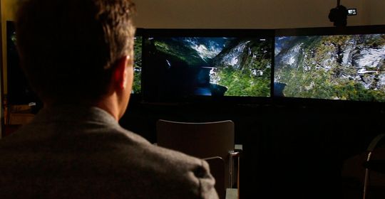 Hvis du er ute etter en TV på «bare» 55 tommer, kan du like gjerne velge Full HD.
