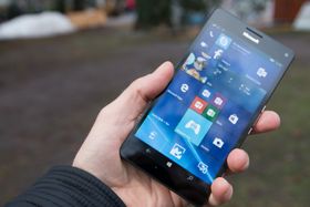 HPs nye mobil blir enda heftigere enn Microsofts Lumia 950 XL, her avbildet.