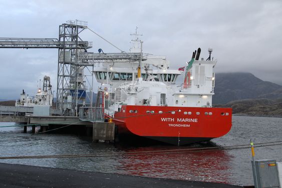 Tre spesialskip er bygget for Marine Harvest. De kan nå 60 prosent av oppdrettsanleggene i Norge. 
