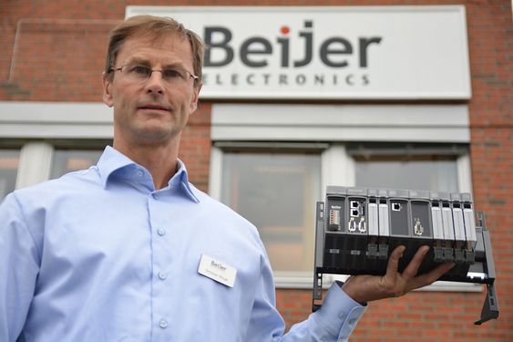 Christian Borge i Beijer med den første PLSen som bærer selskapets navn.