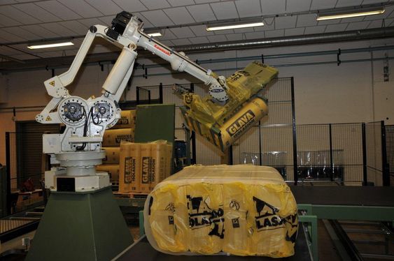 Roboter og andre maskiner i produksjonen rapporterer status og problemer til ledelsesinformasjonssystemet, her fra en tidligere uttesting av en ny pakkelinje.