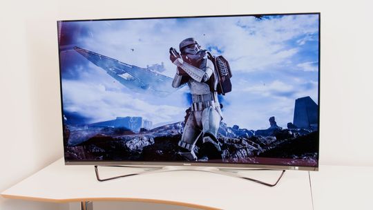 Panasonic lanserte sin første OLED-skjerm i 2015. Vi tror prisene på OLED vil falle i 2016.