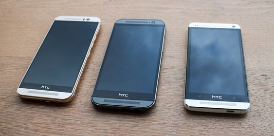Tre generasjoner: Det er ikke mye som skiller utseende på HTC One M7, 8 og 9. Den største forskjellen i fronten er kanskje at det såkalte superpikselkameraet på 4 MP er degradert til selfiekamera. 4 MP foran er mer enn godkjent, spesielt når dette kameraet også kan skilte med vesentlig større areal på hvert piksel som gir uovertrufne egenskaper i dårlig lys.  
