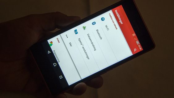 Menyene er rene og pene, og på linje med Googles retningslinjer for Android 5.0 med flat design. 