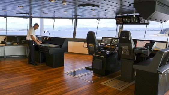 Digitalt kartbord med NavStation om bord «Island Performer», som eies av Island Offshore.  