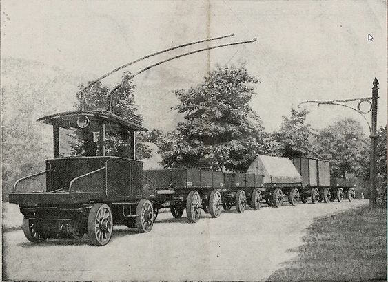 Slike elektroniske vogntog uten skinner skulle revolusjonere godstrafikken i Berlin rundt år 1900. 