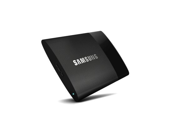 Superlommelager: Glem små bærbare disker. Samsungs nye T1 er en bitteliten SSD med rå hastighet og optil en TB kapasitet. Den vil nok koste noen kroner 