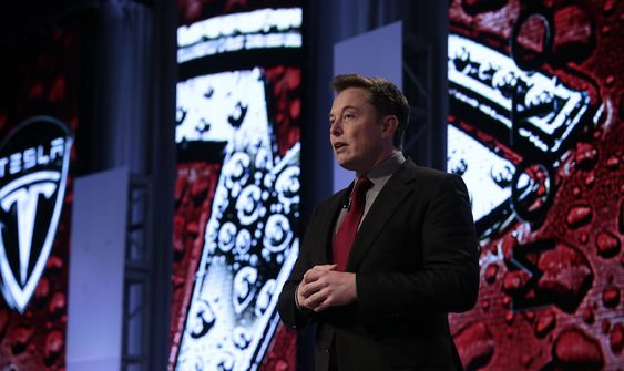 Tesla-sjef Elon Musk holdt foredrag på Automotive News World Congress i Detroit tirsdag. Seminaret ble arrangert i Renaissance Center som også huser hovedkvartet til GM.