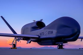 Northrop Grumman avduket Natos første Global Hawk på et arrangement i Palmdale, California 4. juni.