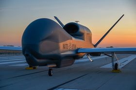Northrop Grumman avduket Natos første Global Hawk på et arrangement i Palmdale, California 4. juni. 