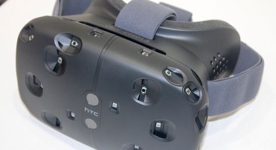 HTC Vive er utsatt på grunn av et foreløpig ukjent gjennombrudd. Det ventes mer informasjon om VR-brillene i januar.