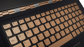 Lenovo Yoga 900S i «gull».