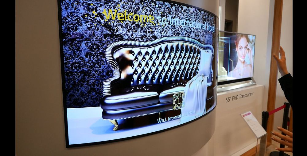 OLED kan også gjøres konvekse.