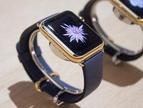 ...og en slik Apple Watch Edition av gull på festlige tilstelninger.