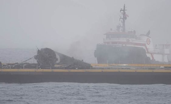Restene av den utbrente Falcon 9-raketten.