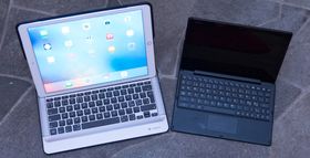 Kanskje får LG G5 en docking-løsning som blant annetiPad Pro har? TIl høyre: Sony Xperia Tablet Z4.