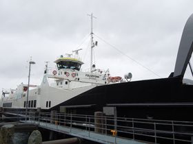 MF Folgefonn er laboratoriet til den maritime industrien. I 2014 ble fergen hybrid, i 2017 får den vakuumfortøying og induksjonslading.