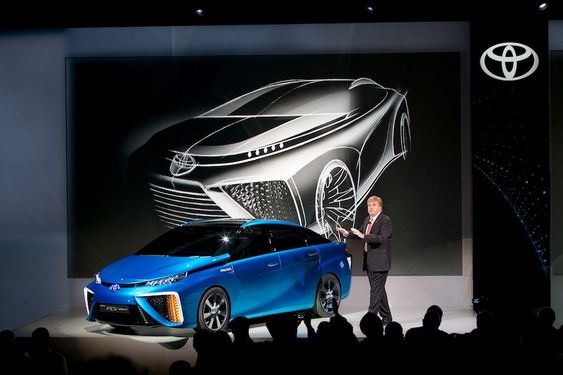 Slik ser Toyota FCV-konseptet ut, som senest ble vist fram på CES 2014 denne uka.  