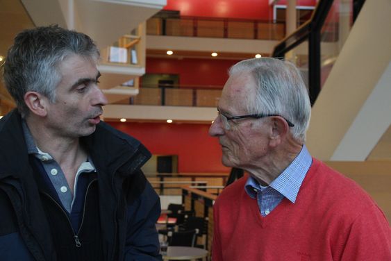 Gledelig gjensynsmøte mellom Eivald Røren og førsteamanuensis  Olivier Darrieulat, som underviser er i Fransk litteratur og kulturkunnskap ved Universitetet i Oslo. 
