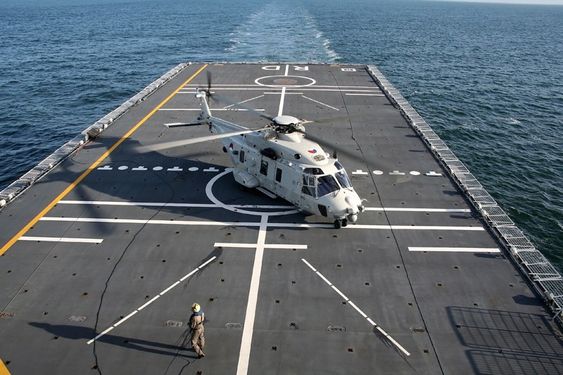 Den nederlandske 860-skvadronen var først med å ta i bruk NH90 NFH med full operativ kapasitet (FOC) høsten 2012.