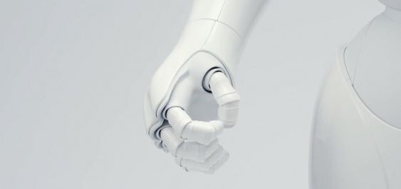 Pepper har "fullt utviklede" hender som kan gripe, løfte, peke og stryke.