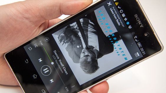 Musikkstrømming på mobilen er en tjeneste som typsik tar mye datatrafikk. 