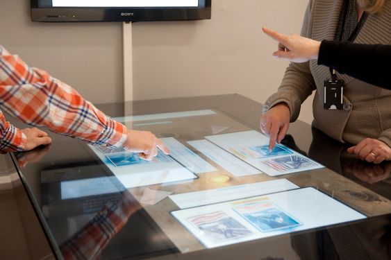 En såkalt multitouch tabletop var også del av Munch-prosjektet. 