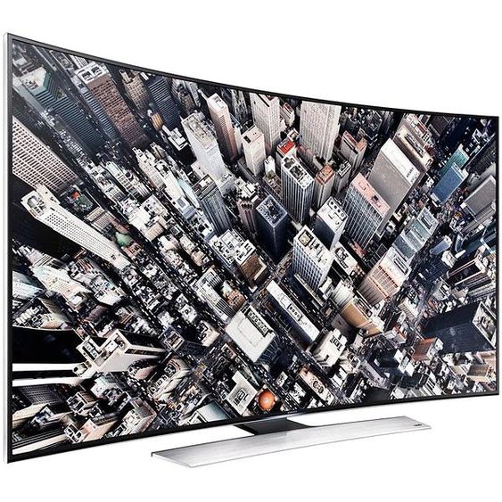 OLED partykiller: Samsungs nye buede 4K LCD-TVer får glede av rampelyset nå. Spørsmålet er hvor lenge det varer om LG kan matche opplsningen og nærme seg prismessig med de nye 4K-modellene de ventes å lasere på IFA 