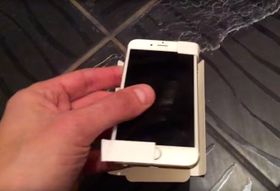 Fremsiden minner sterkt om iPhone 6 og 6S i den nye ryktevideoen.