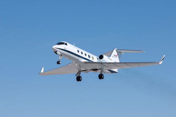 Gulfstream III-flyet fløy med ombygde vinger første gang 6. november. 
