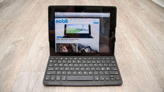 Med et tastatur gjør du skriving til en lek. Dette er Zagg Profolio+, som finnes til flere iPad-modeller. 