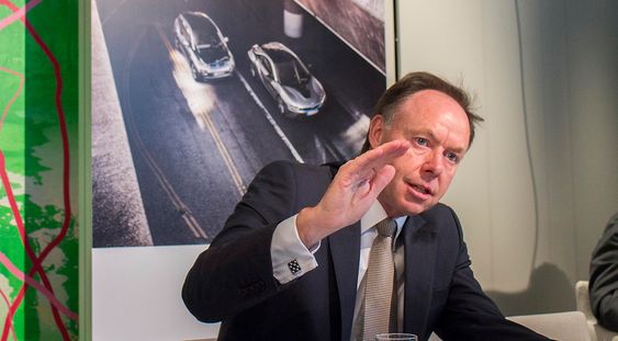 Glad i strøm: Ian Robertson er globalt ansvarlig for salg og markedsføring og styremedlem i BMW-gruppen og var i Norge for å vise den nye superspotsbilen i8.