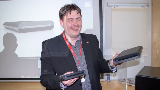 Veldig glad i bokser: Produktdirektør Øyvind Lundbakk er veldig fornøyd med de to nye TV-boksene Altibox kommer med neste år.