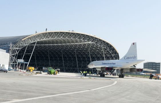 Concorde MSN-1 på vei inn i Aeroscopia i mars. Museet har offisiell åpning på slutten av året. 