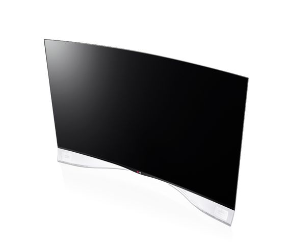 Superbillig: Den buede 55 tommers OLED-TVen fra LG, 55EA980W, har vært på markedet et halvår tid. Når den kom kostet den rundt 80 000. Nå er listeprisen 69 990 kroner, men TVen selges for bare 38 995.I følge ryktet skal Elkjøp selge den i en nyåpnet butikk i morgen til 29 995 kroner.