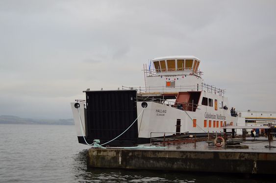Port of Glasgow: MV Hallaig under bygging. Skipet ble levert i 2013 til Caledonian Maritime Assets Limited. Fergen er 43, 2 meter lang og 12,2 meter bred. 