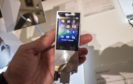 Billigversjonen: Sonys nye Walkman NWZ-A15, som kommer i oktober, er beregnet på de som vil ha Hi-Res Audio til en billig penge. Den har et enklere operativsystem, men koster bare 220 euro. Den har 16 GB innebygget minne og plass til et 128 GB micro SD-kort 