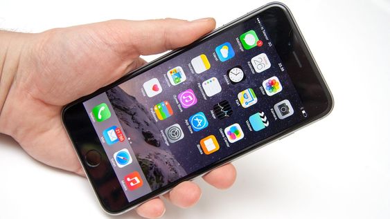 iPhone 6 Plus er en mellomting mellom en iPhone og en iPad. 
