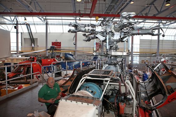 Et stort ekstraoppdrag Heli-One har hatt for Airbus Helicopters i 2014 er bytte av MGB-akslinger i EC225 Super Puma-helikoptre. Dette er det første helikopteret med den redesignede tredjegenerasjons akslingen. 